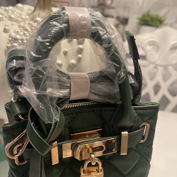 Badgley Mischka Green Shoulder Bag - Picture 2 of 8